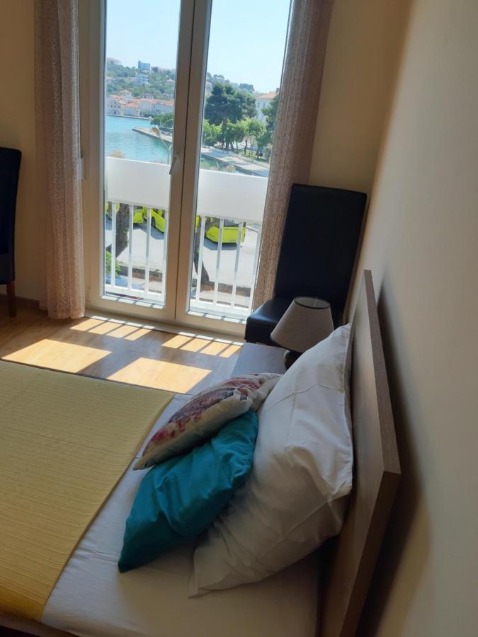 Apartman Petrovic City Center Трогир Экстерьер фото