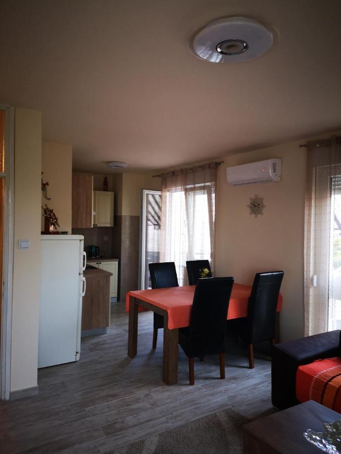 Apartman Petrovic City Center Трогир Экстерьер фото