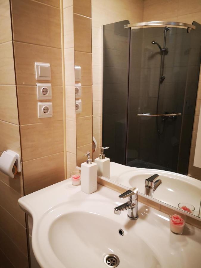 Apartman Petrovic City Center Трогир Экстерьер фото