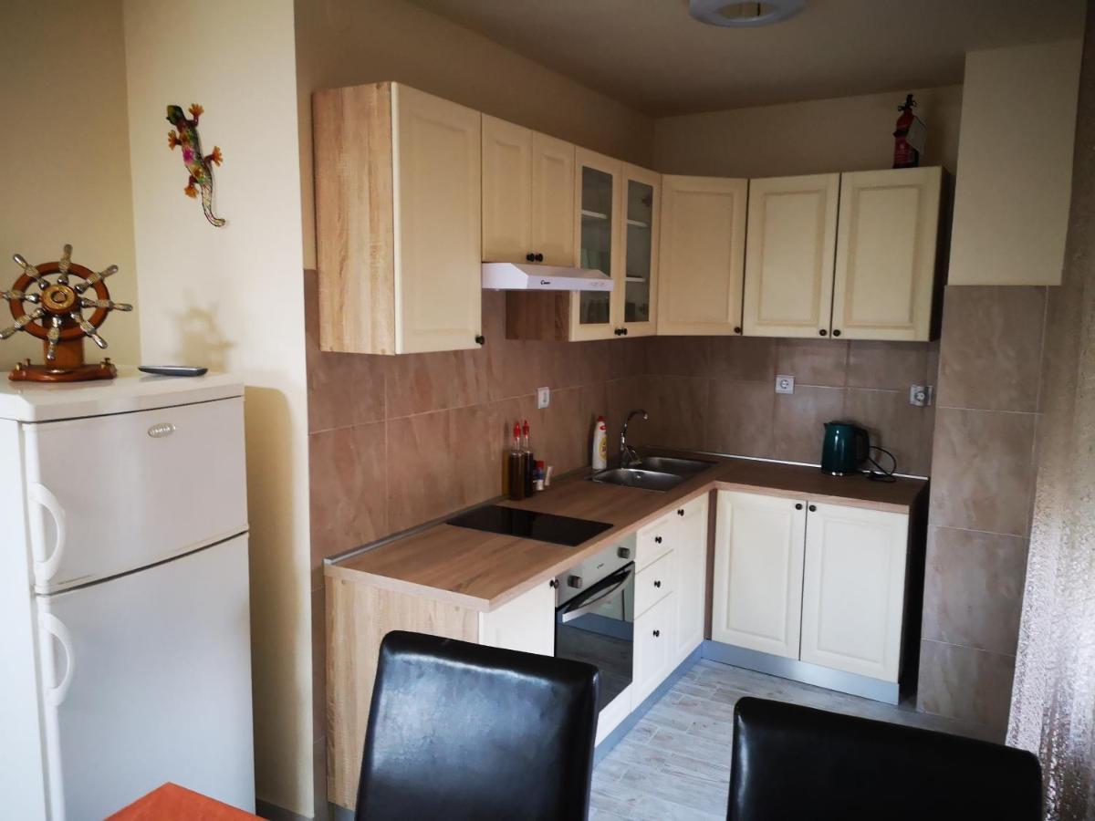 Apartman Petrovic City Center Трогир Экстерьер фото