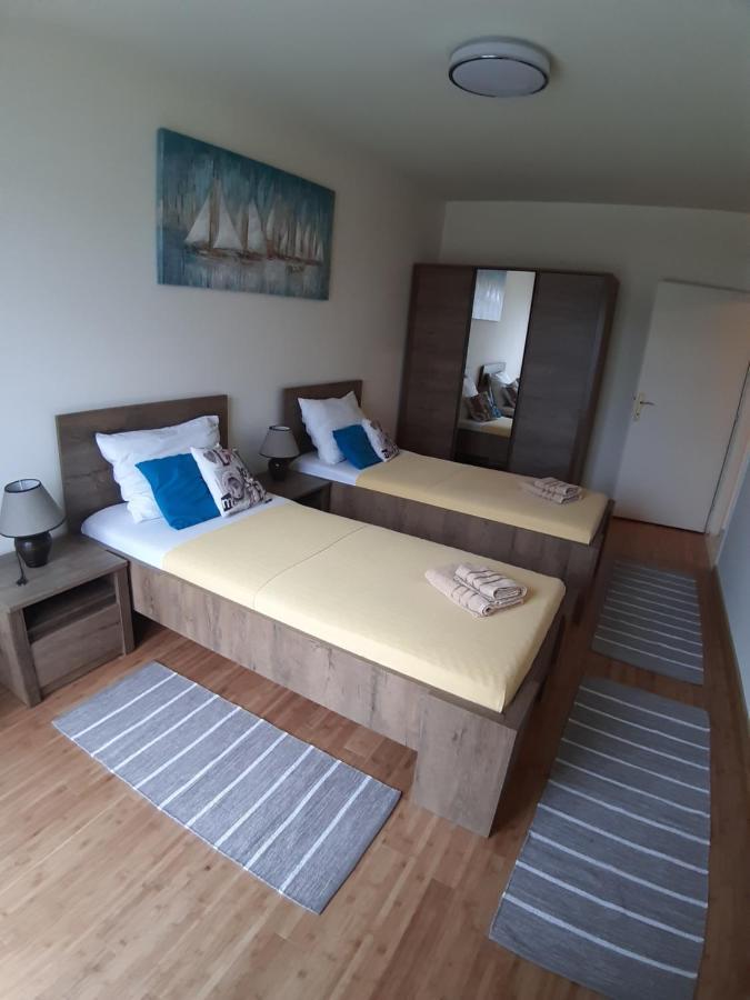 Apartman Petrovic City Center Трогир Экстерьер фото